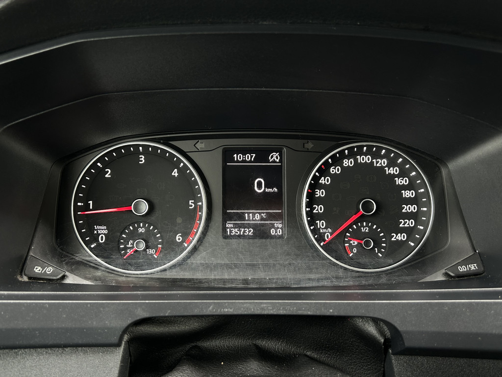Volkswagen Transporter 2.0 TDI 150 PK / L2H1 / BOTT INRICHTING / TREKHAAK / 1e EIG. / AIRCO / CRUISE / NAVI / APPLE CARPLAY / PDC 13