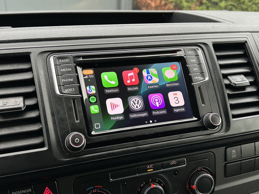 Volkswagen Transporter 2.0 TDI 150 PK / L2H1 / BOTT INRICHTING / TREKHAAK / 1e EIG. / AIRCO / CRUISE / NAVI / APPLE CARPLAY / PDC 15