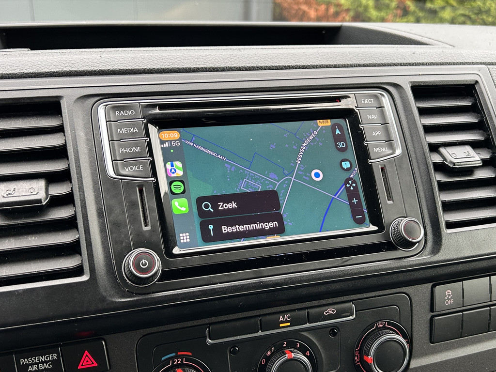 Volkswagen Transporter 2.0 TDI 150 PK / L2H1 / BOTT INRICHTING / TREKHAAK / 1e EIG. / AIRCO / CRUISE / NAVI / APPLE CARPLAY / PDC 16