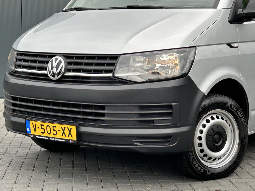 Volkswagen Transporter 2.0 TDI 150 PK / L2H1 / BOTT INRICHTING / TREKHAAK / 1e EIG. / AIRCO / CRUISE / NAVI / APPLE CARPLAY / PDC 21