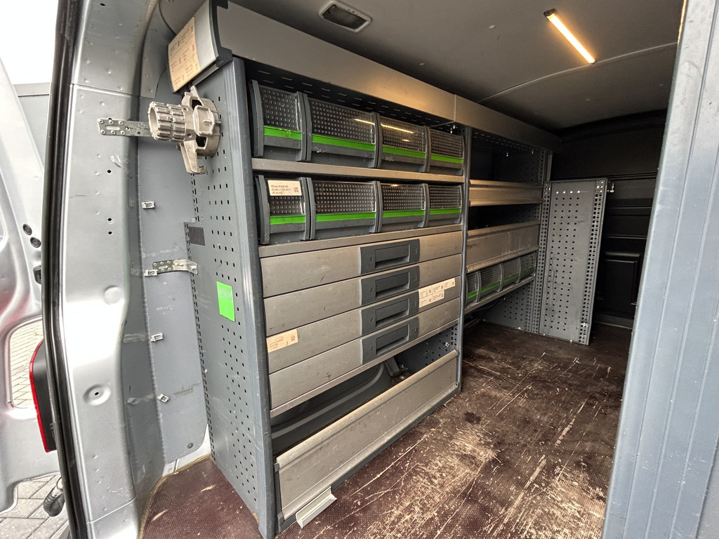 Volkswagen Transporter 2.0 TDI 150 PK / L2H1 / BOTT INRICHTING / TREKHAAK / 1e EIG. / AIRCO / CRUISE / NAVI / APPLE CARPLAY / PDC 8