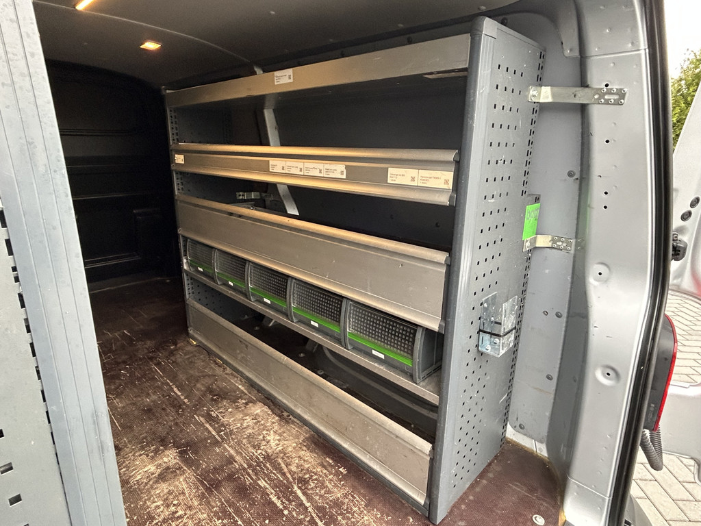 Volkswagen Transporter 2.0 TDI 150 PK / L2H1 / BOTT INRICHTING / TREKHAAK / 1e EIG. / AIRCO / CRUISE / NAVI / APPLE CARPLAY / PDC 9