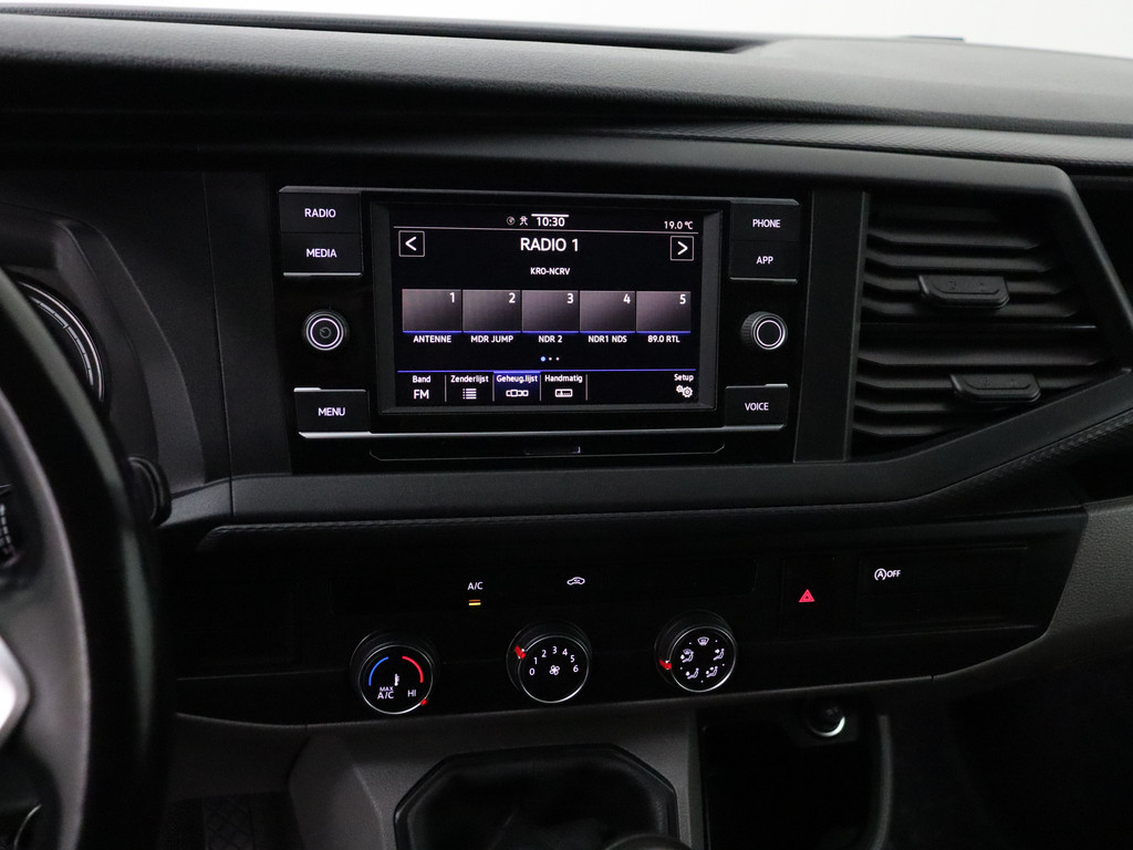 Volkswagen Transporter 2.0TDI 150PK Lang Led Achterdeuren | Airco | Cruise | Multimedia | Trekhaak 16