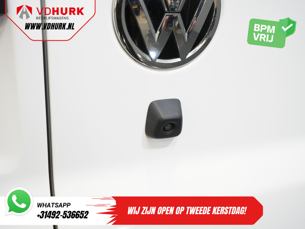 Volkswagen Transporter 2.0 TDI 150 pk DSG Aut. L2 BPM VRIJ! Adapt.Cruise/ Standkachel/ Stoelverw./ Carplay/ Camera/ PDC/ Trekhaak/ Airco 17