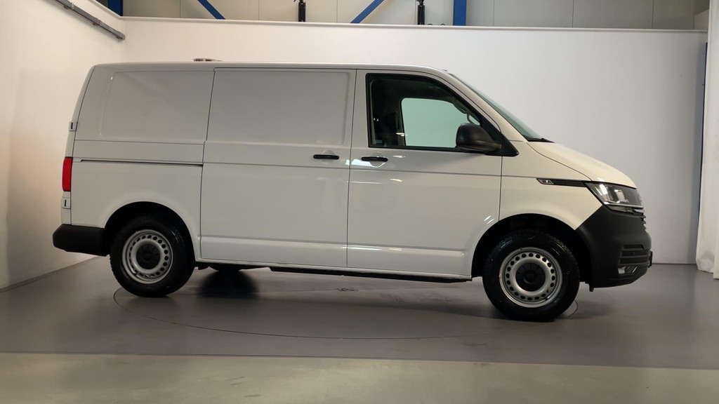 Volkswagen Transporter 2.0 TDI 150pk DSG L1H1 3-zits Navigatie Camera DAB+ Cruise Control 10