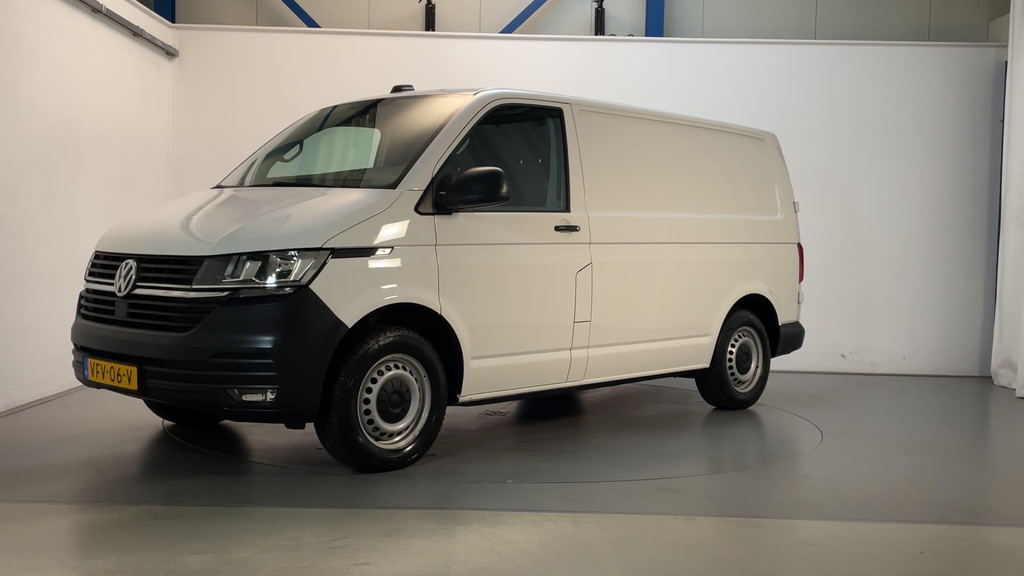 Volkswagen Transporter 2.0 TDI 150pk DSG L1H1 3-zits Navigatie Camera DAB+ Cruise Control 16