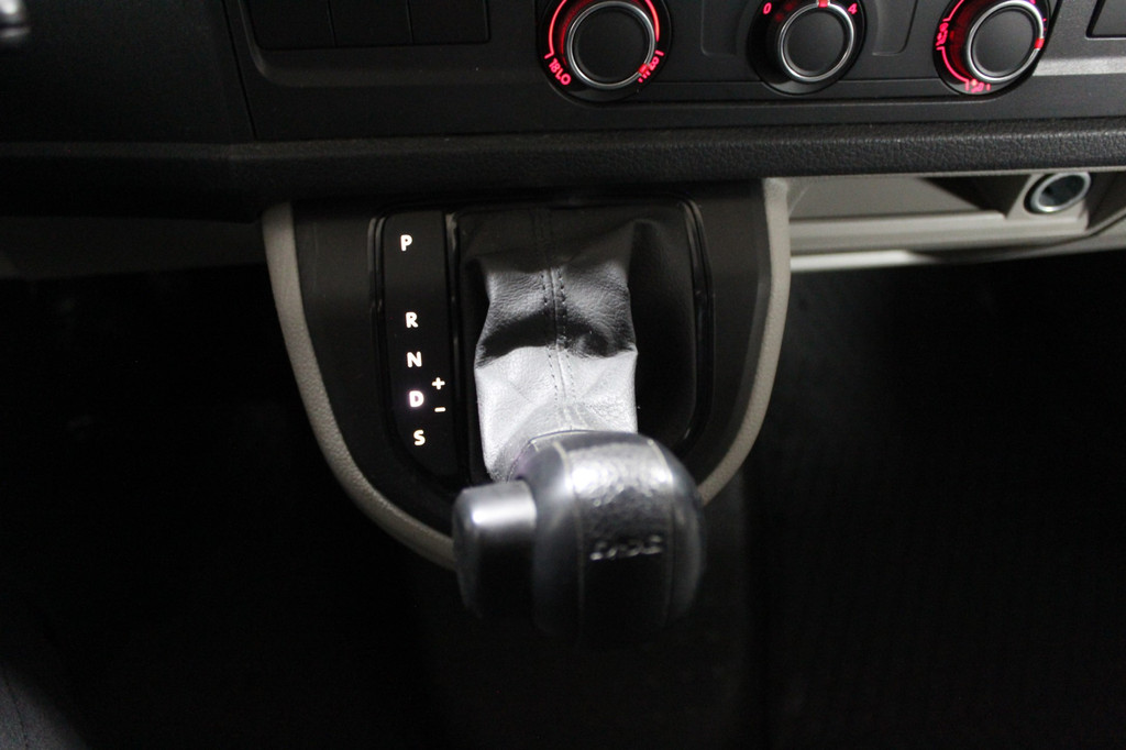 Volkswagen Transporter 2.0 TDI 150pk L2 DSG Automaat | Airco 16