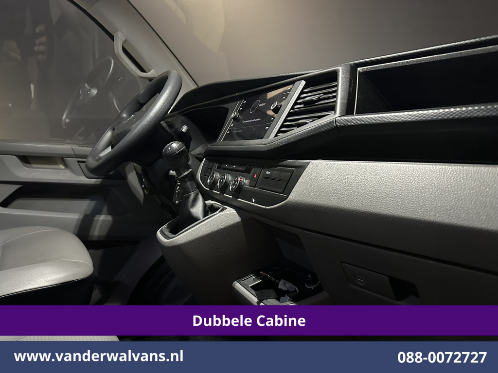 Volkswagen Transporter 2.0 TDI 150pk L2H1 Dubbele cabine Euro6 Airco | 6-Zits | 2500kg Trekhaak | Navigatie Apple Carplay, Android Auto, Sidebars, Leder 12