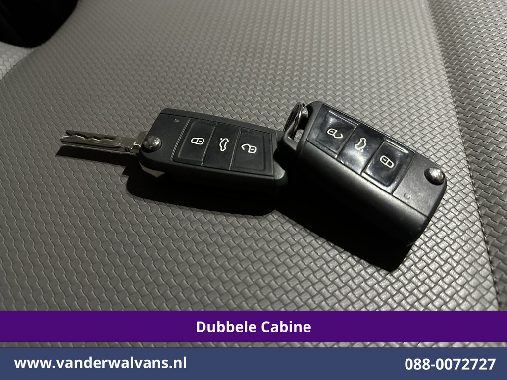 Volkswagen Transporter 2.0 TDI 150pk L2H1 Dubbele cabine Euro6 Airco | 6-Zits | 2500kg Trekhaak | Navigatie Apple Carplay, Android Auto, Sidebars, Leder 16