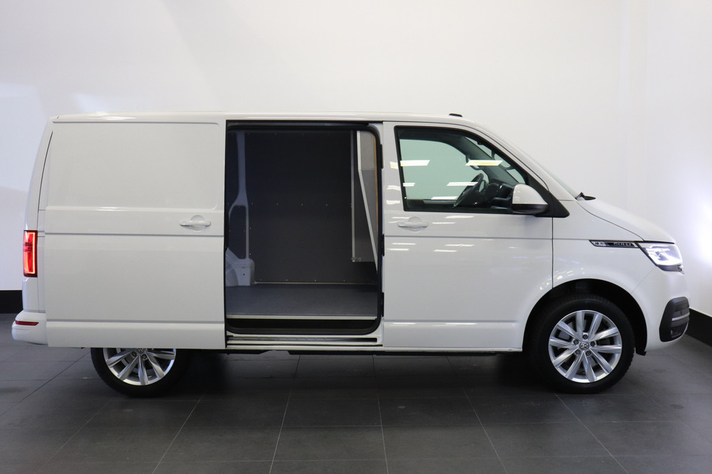 Volkswagen Transporter 2.0 TDI Bulli 204PK Automaat EURO 6 - Airco - Navi - ACC - â¬25.900,- Excl. 11