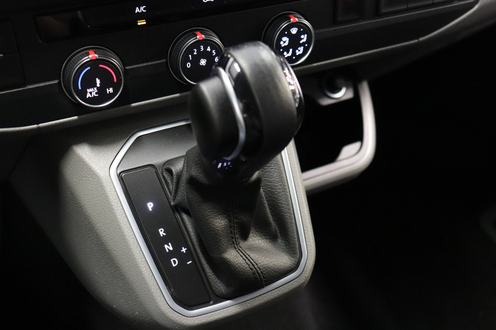 Volkswagen Transporter 2.0 TDI Bulli 204PK Automaat EURO 6 - Airco - Navi - ACC - â¬25.900,- Excl. 14