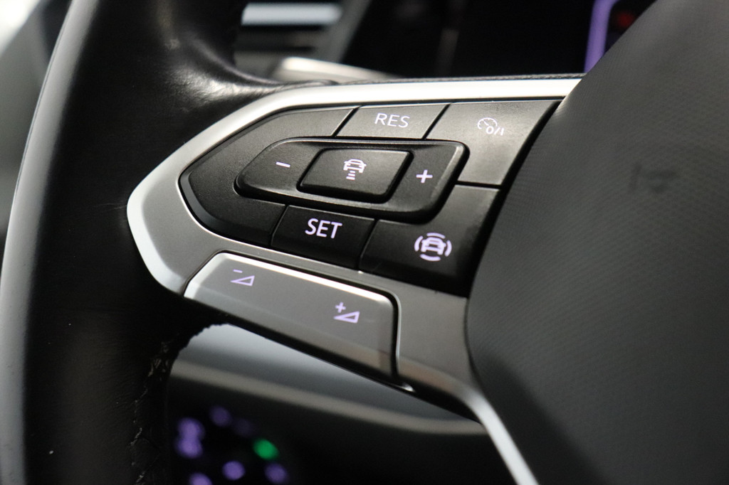 Volkswagen Transporter 2.0 TDI Bulli 204PK Automaat EURO 6 - Airco - Navi - ACC - â¬25.900,- Excl. 15