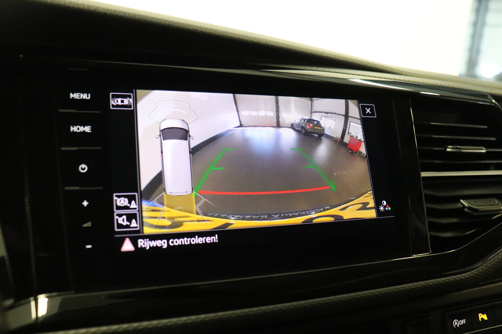 Volkswagen Transporter 2.0 TDI Bulli 204PK Automaat EURO 6 - Airco - Navi - ACC - â¬25.900,- Excl. 21