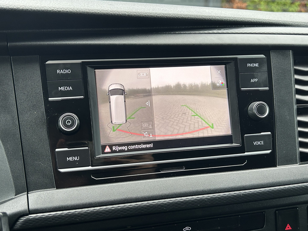 Volkswagen Transporter 2.0 TDI COMFORTLINE / L2H1 / 53.418 KM !! / SORTIMO INRICHTING / 1e EIG. / CAMERA / AIRCO / CRUISE / APPLE CARPLAY / PDC 17