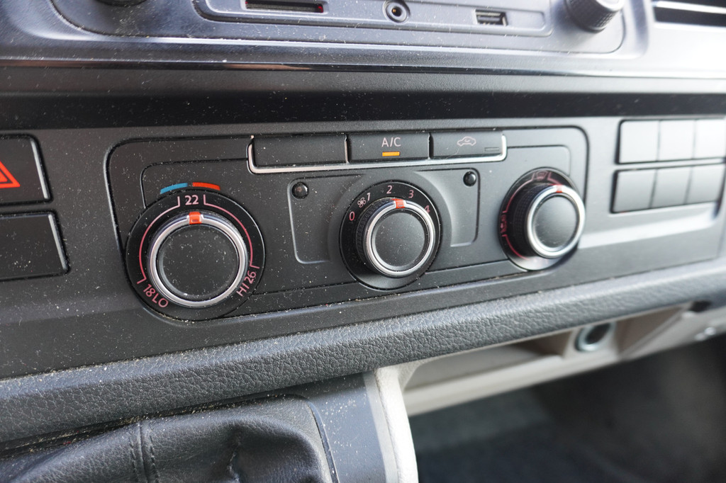 Volkswagen Transporter 2.0 TDI EURO 6 - Airco - Cruise - Imperiaal - ⬠11.950,- Excl. 8