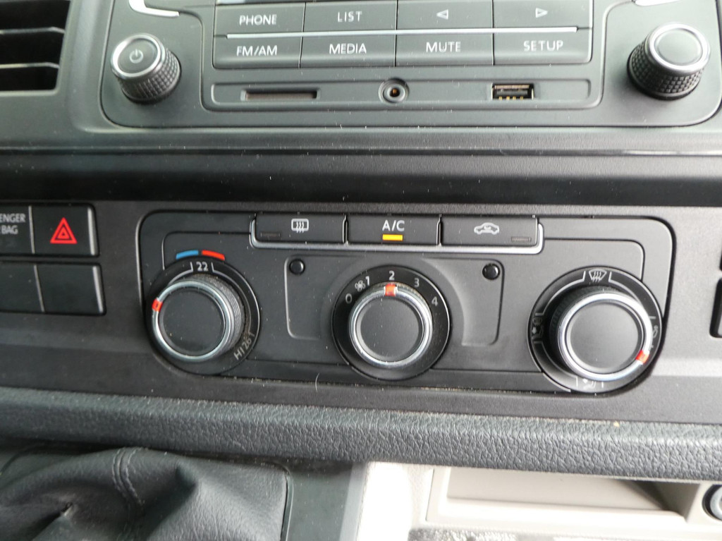 Volkswagen Transporter 2.0 TDI Euro 6, L2H1 DC dubbel Cabine, 6-zits 11