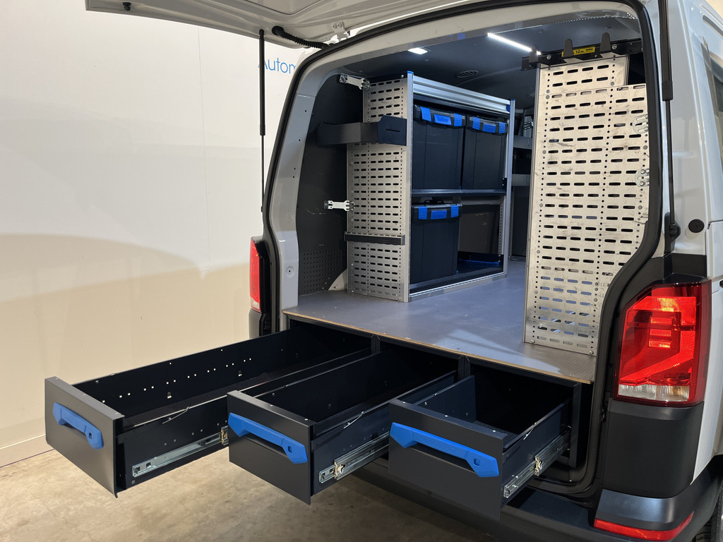 Volkswagen Transporter 2.0 TDI L1H1 150 PK Automaat Servicebus / Sortimo Inrichting / Euro 6 / 2X Schuifdeur / Airco / Cruise Control / Camera / CarPlay / Navigatie / Klep 11