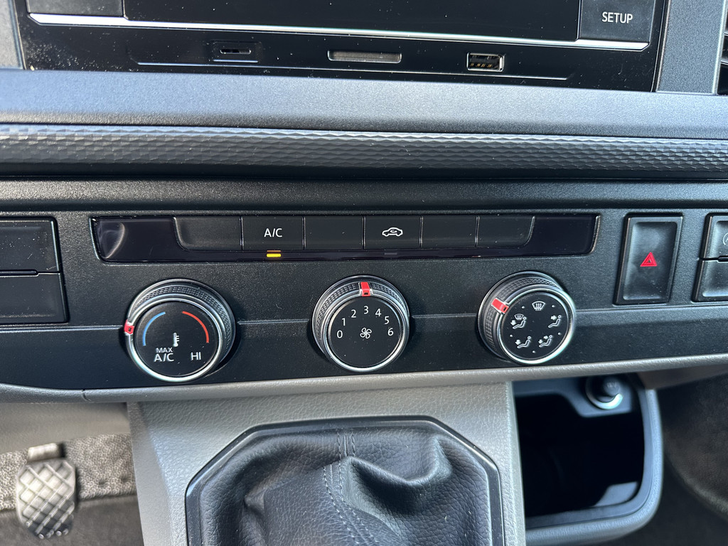 Volkswagen Transporter 2.0 TDI / L1H1 / 1e EIG. / IMPERIAAL / TREKHAAK / AIRCO / BIJRIJDERSBANK / PDC 11