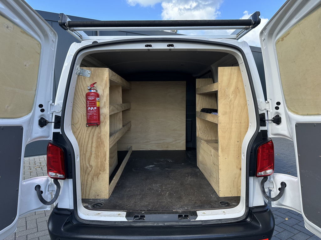 Volkswagen Transporter 2.0 TDI / L1H1 / 1e EIG. / IMPERIAAL / TREKHAAK / AIRCO / BIJRIJDERSBANK / PDC 8