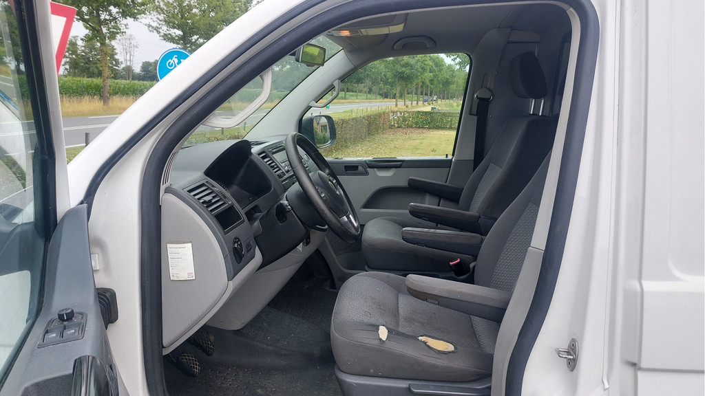 Volkswagen Transporter 2.0 TDI L1H1 AIRCO BJ 2013 11