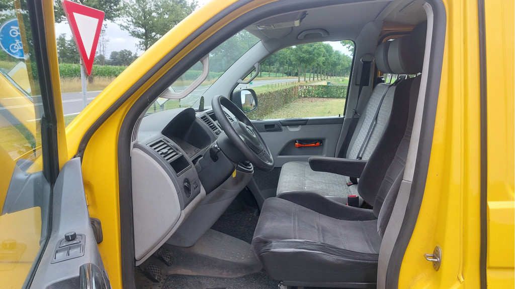 Volkswagen Transporter 2.0 TDI L1H1 Comfortline AIRCO BJ 2012 10