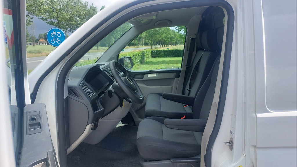 Volkswagen Transporter 2.0 TDI L1H1 Economy AIRCO BJ 2017 10