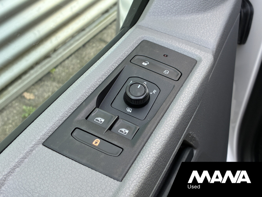 Volkswagen Transporter 2.0 TDI L1H1 Economy Business Cruise Sensoren Imperiaal Trekhaak 11