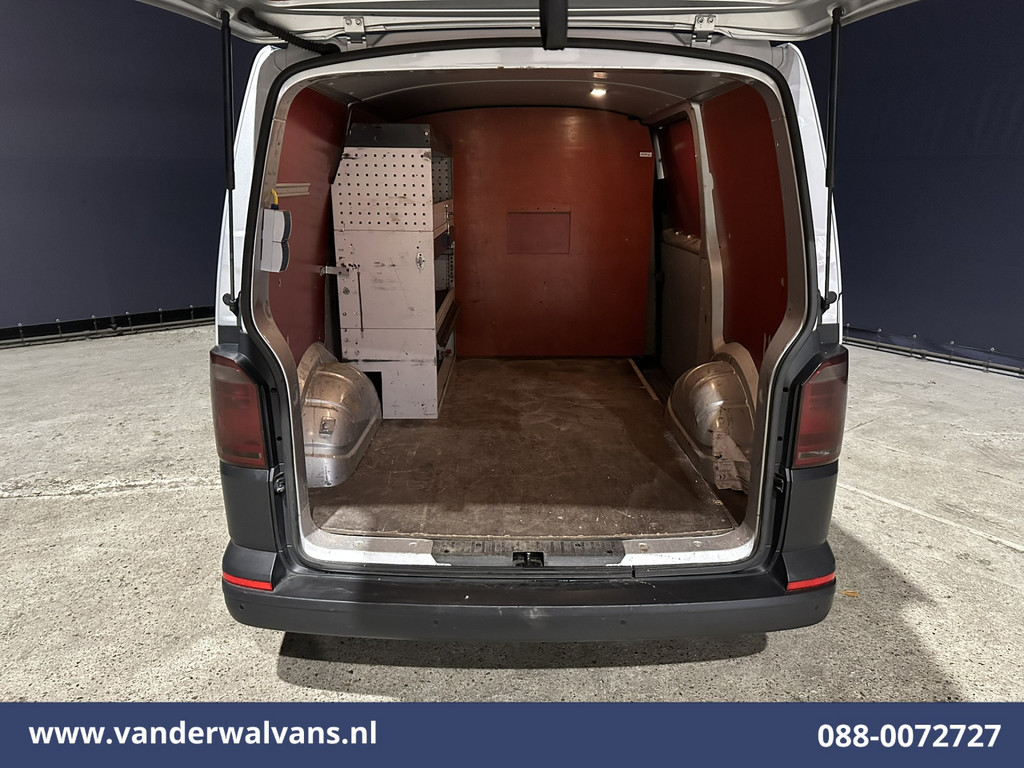 Volkswagen Transporter 2.0 TDI L1H1 Euro6 Airco | Navigatie | Apple Carplay | Android Auto | Cruisecontrol Parkeersensoren, Achterklep, Verwarmde voorruit, Bijrijdersbank 12
