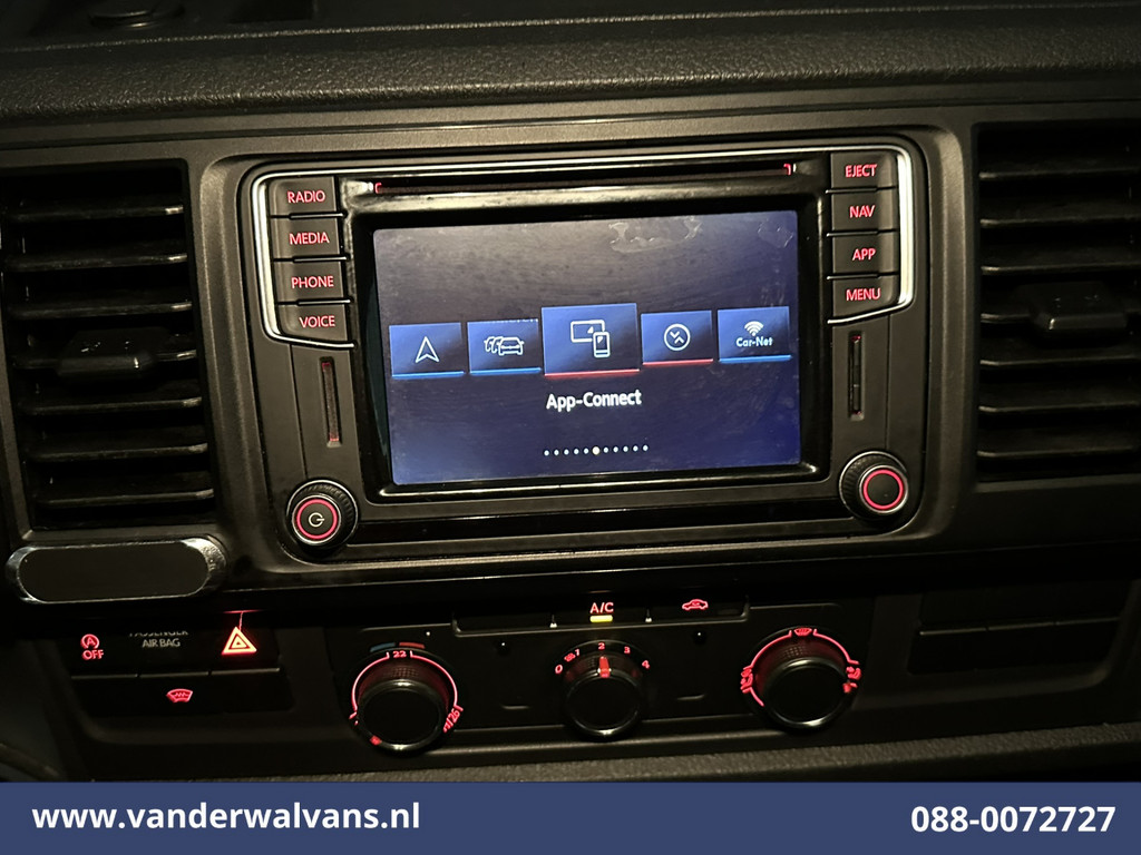 Volkswagen Transporter 2.0 TDI L1H1 Euro6 Airco | Navigatie | Apple Carplay | Android Auto | Cruisecontrol Parkeersensoren, Achterklep, Verwarmde voorruit, Bijrijdersbank 16