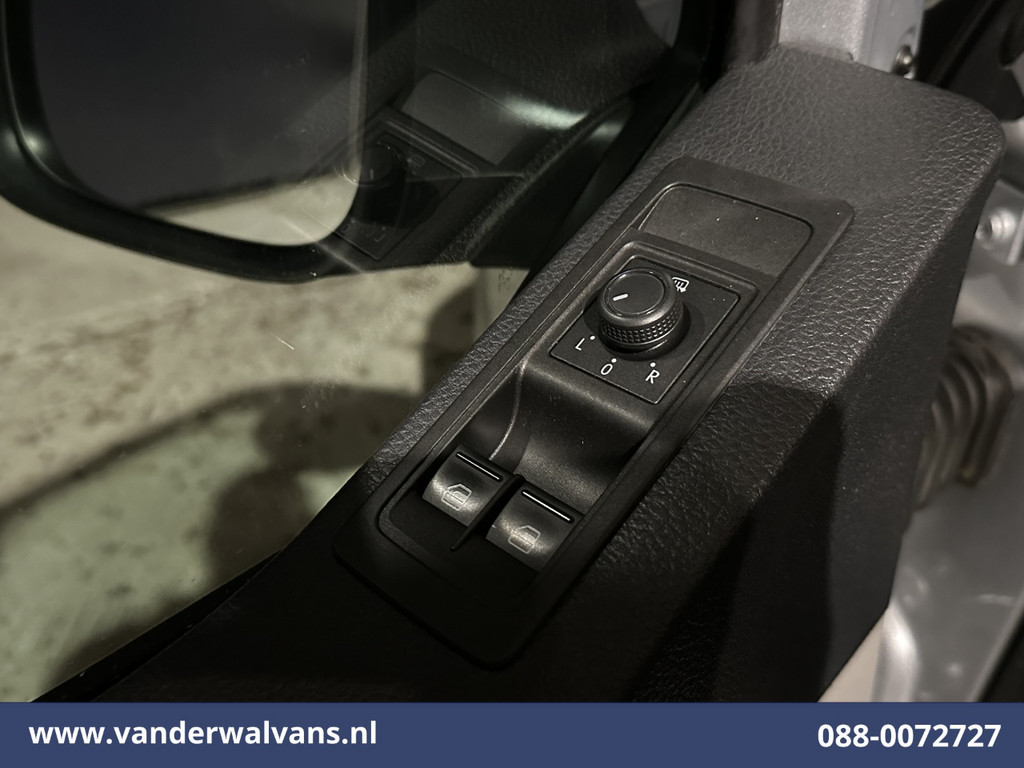 Volkswagen Transporter 2.0 TDI L1H1 Euro6 Airco | Navigatie | Apple Carplay | Android Auto | Cruisecontrol Parkeersensoren, Achterklep, Verwarmde voorruit, Bijrijdersbank 19