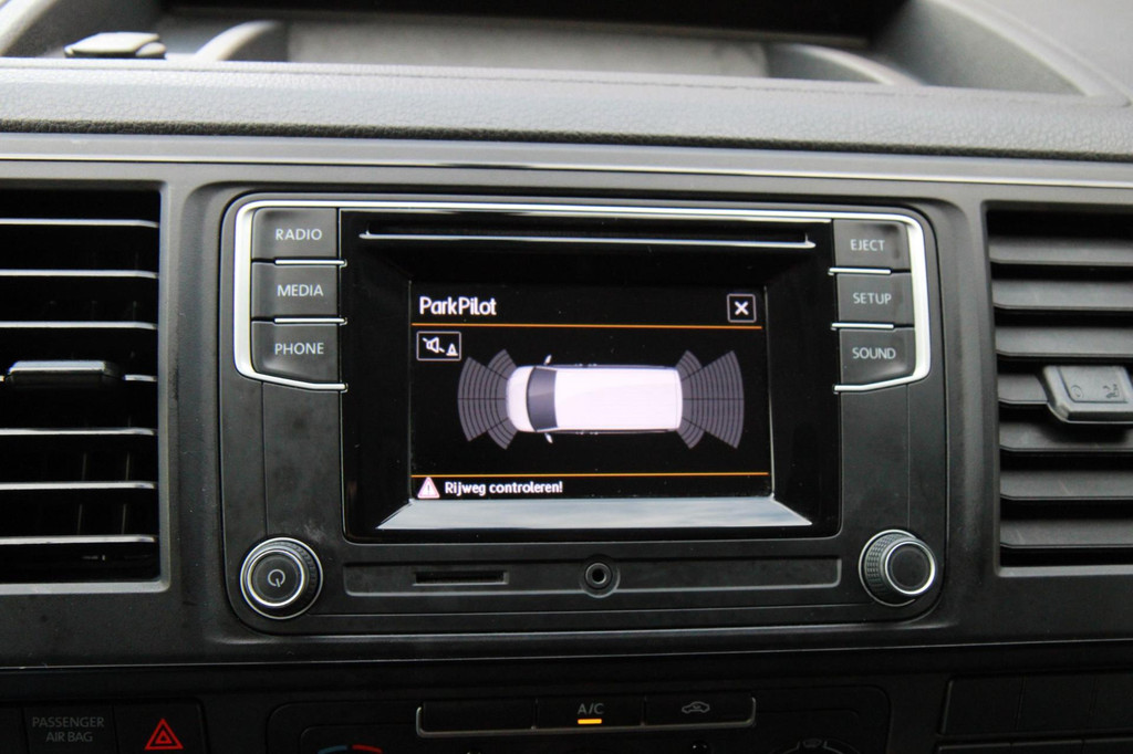 Volkswagen Transporter 2.0 TDI L1H1 Highline / 150PK Automaat / Multistuur / PDC 2x 15