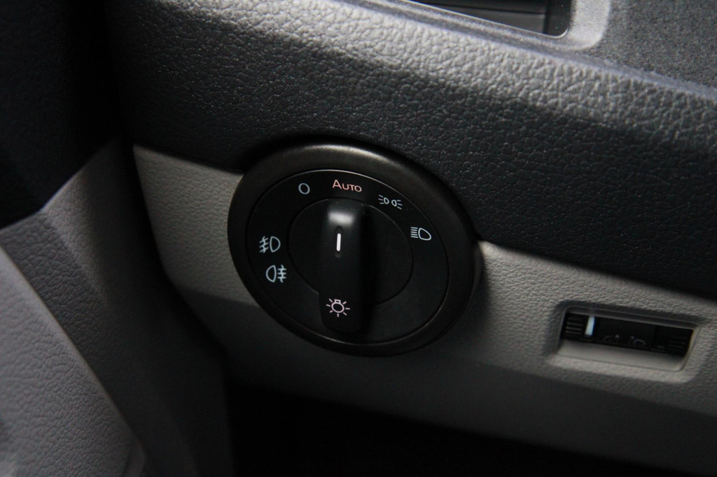 Volkswagen Transporter 2.0 TDI L1H1 Highline / 150PK Automaat / Multistuur / PDC 2x 18