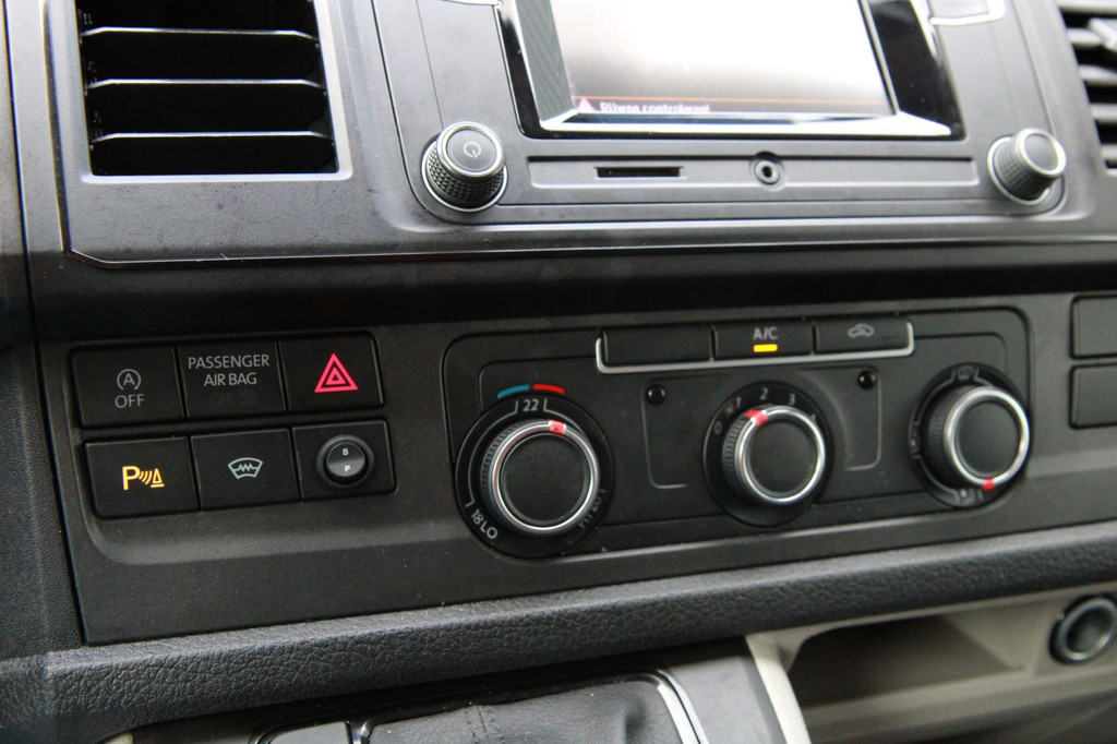 Volkswagen Transporter 2.0 TDI L1H1 Highline / 150PK Automaat / Multistuur / PDC 2x 20