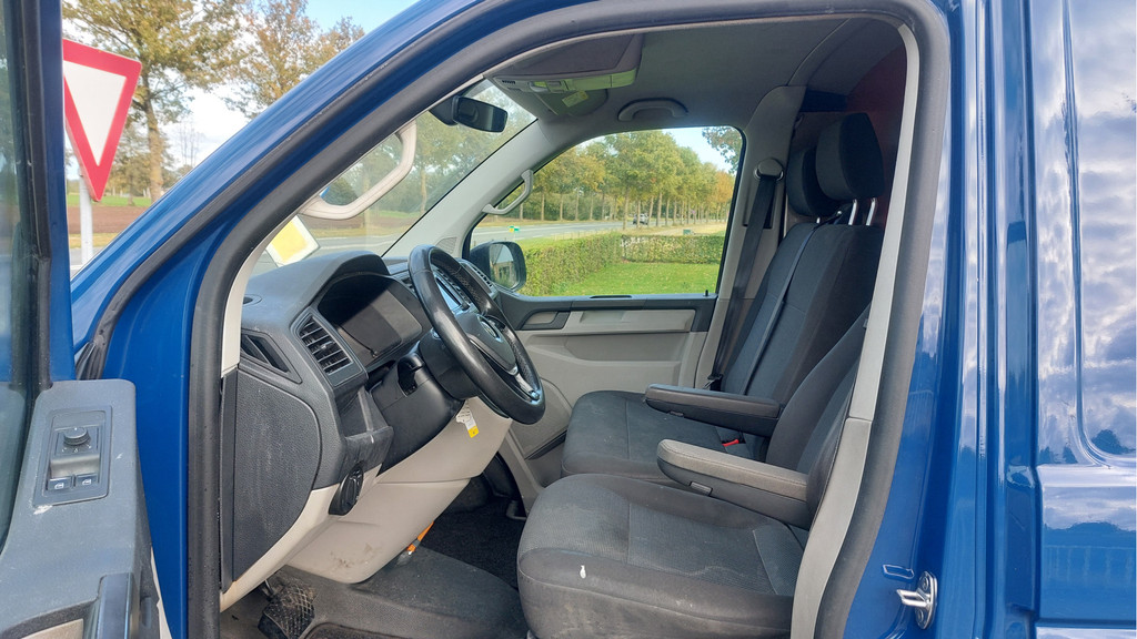 Volkswagen Transporter 2.0 TDI L1H1 Highline AIRCO/DSG BJ 2017 10