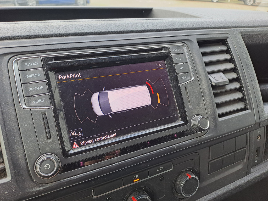 Volkswagen Transporter 2.0 TDI L1H1 Highline Navi | Apple Carplay/ Anroid Auto | Parkeer sensoren 10