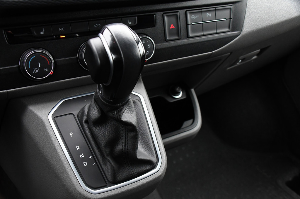 Volkswagen Transporter 2.0 TDI L1H1 PB Edition Highline Camera, Cruise, Carplay, LED, Automaat, Multimedia, Sensoren, 150PK, UNIEK! 17