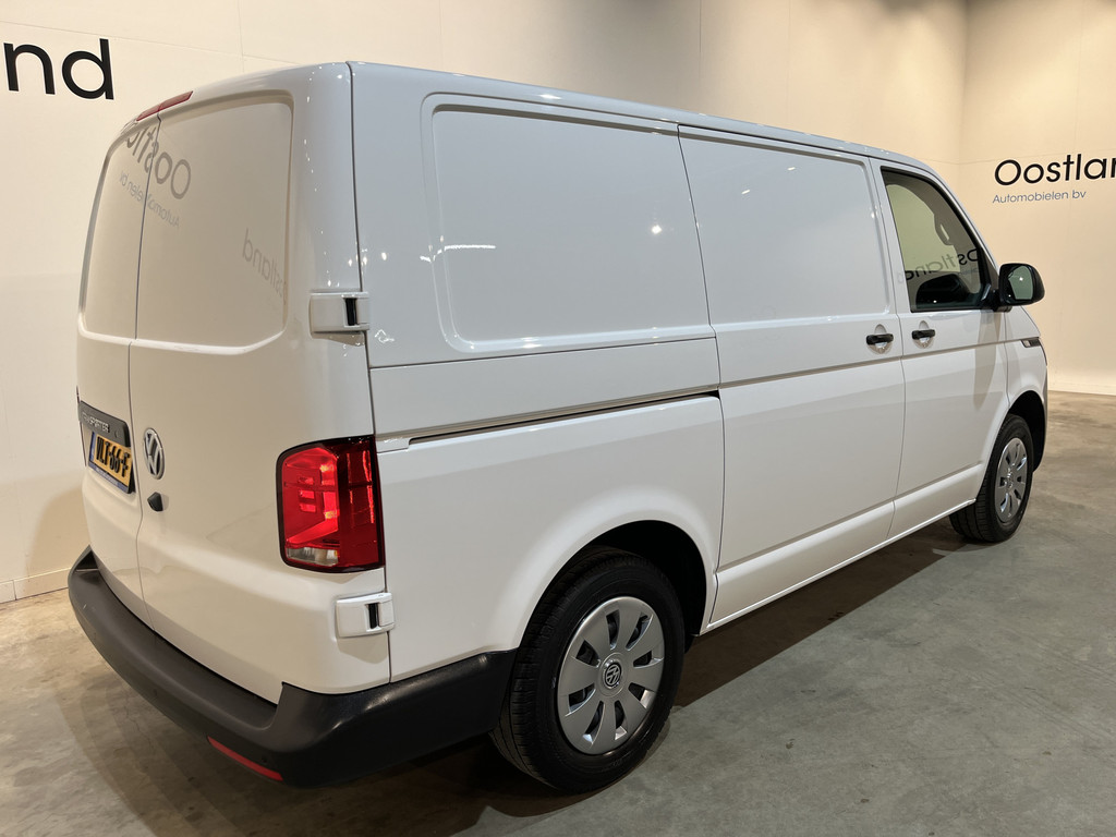 Volkswagen Transporter 2.0 TDI L1H1 Servicebus / Aluca Inrichting / Euro 6 / Airco / Camera / Cruise Control / Navigatie / CarPlay / 3-Zits / 81.000 KM !! 16