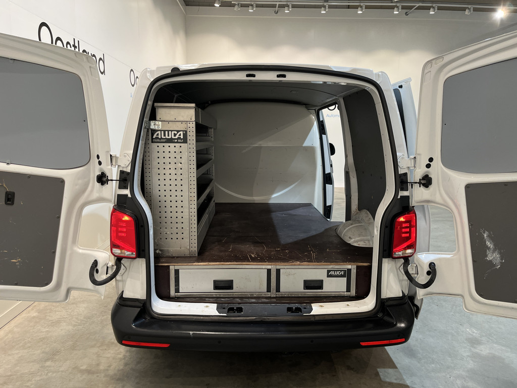 Volkswagen Transporter 2.0 TDI L1H1 Servicebus / Aluca Inrichting / Euro 6 / Airco / Camera / Cruise Control / Navigatie / CarPlay / 3-Zits / 81.000 KM !! 18
