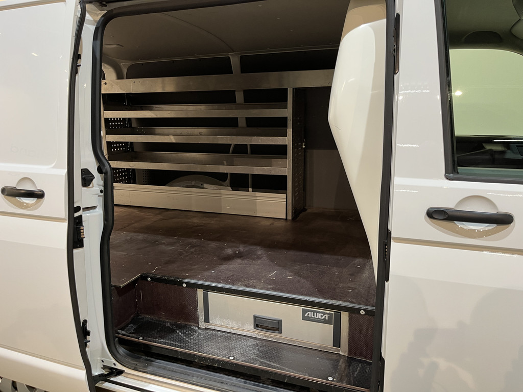 Volkswagen Transporter 2.0 TDI L1H1 Servicebus / Aluca Inrichting / Euro 6 / Airco / Camera / Cruise Control / Navigatie / CarPlay / 3-Zits / 81.000 KM !! 19