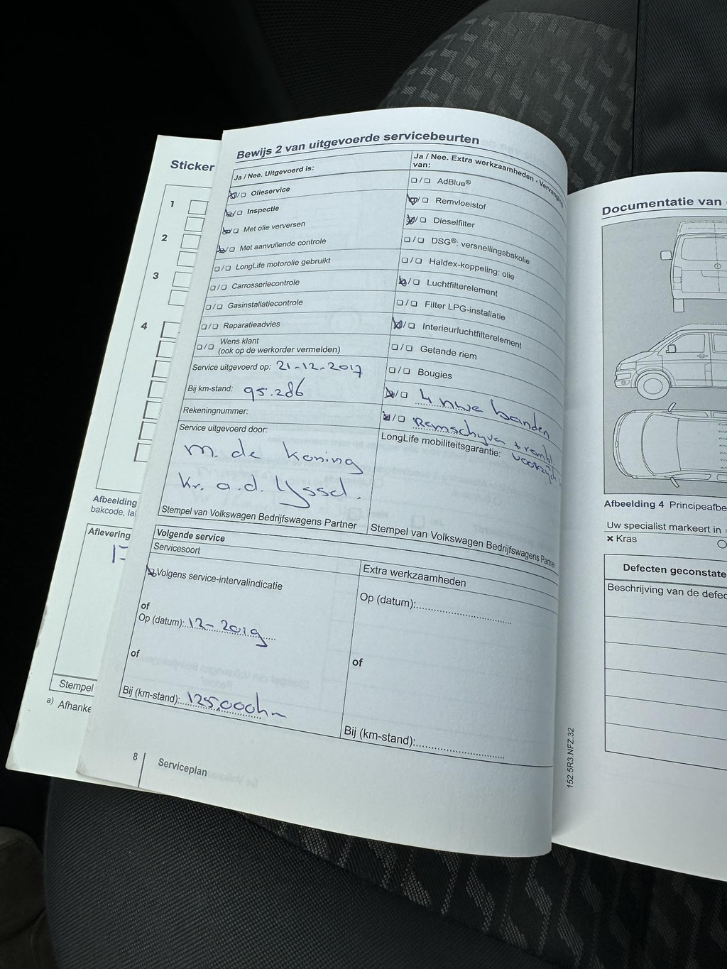 Volkswagen Transporter 2.0 TDI L1H1 T800 Airco|Navi|Zwart|Trekhaakvbr. 18