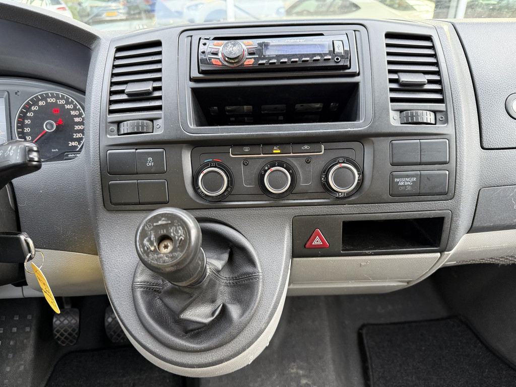 Volkswagen Transporter 2.0 TDI L1H1 T800 DC Trendline | NL-auto | Marge | Trekhaak | Airco | Cruisec. 15