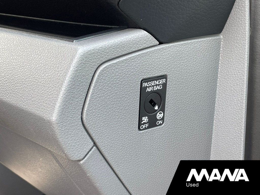 Volkswagen Transporter 2.0 TDI L1H1 Trekhaak Imperiaal Cruise Carplay Sensoren 13