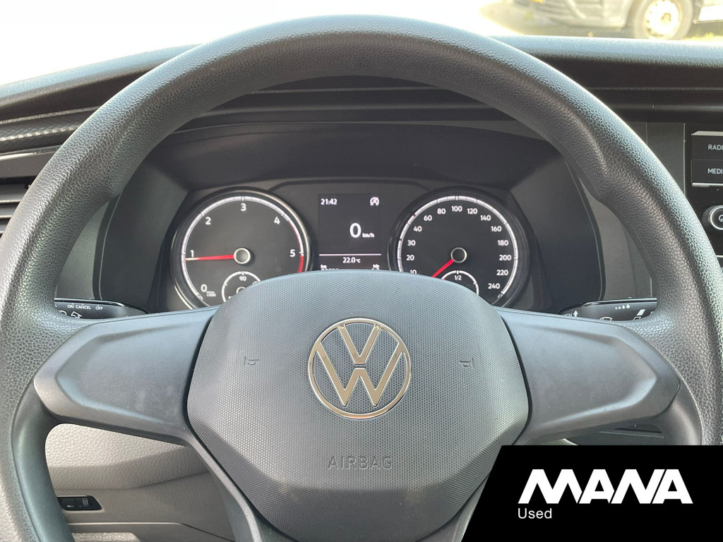 Volkswagen Transporter 2.0 TDI L1H1 Trekhaak Imperiaal Cruise Carplay Sensoren 16