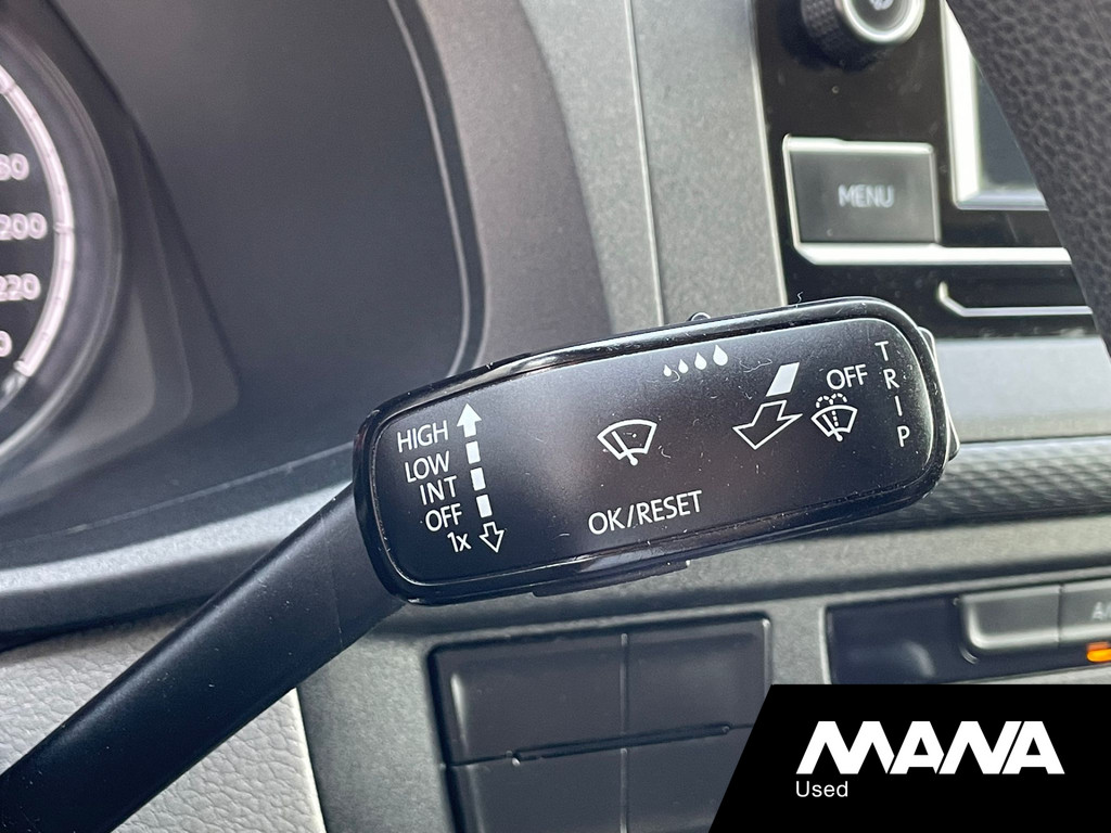 Volkswagen Transporter 2.0 TDI L1H1 Trekhaak Imperiaal Cruise Carplay Sensoren 18