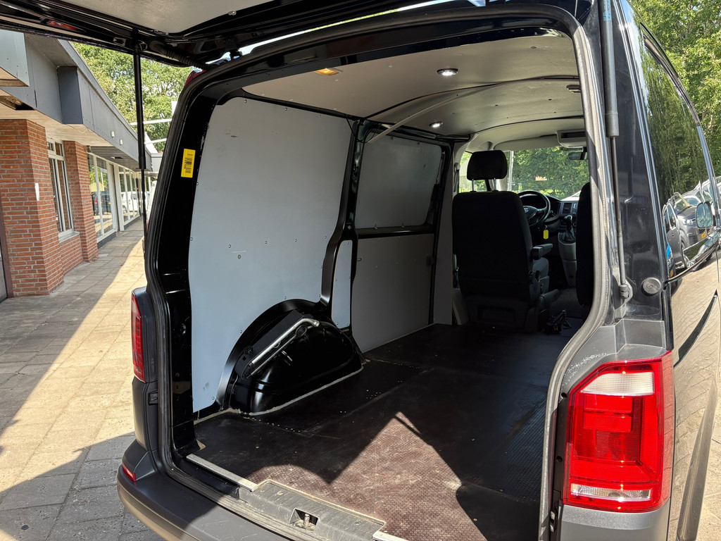Volkswagen Transporter 2.0 TDI L1H2 Highline 150 PK|1e EIG|NAP|EURO6|AUTOMAAT|airco|cruise|apple carplay|voorruitverwarming|navi 10