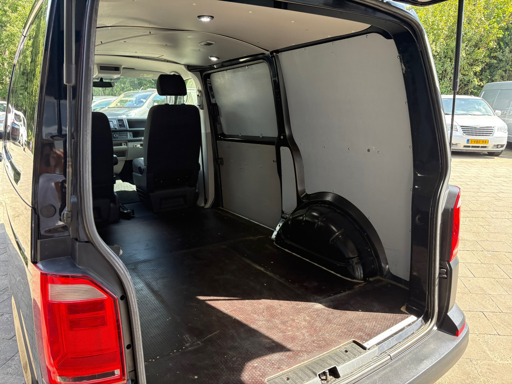 Volkswagen Transporter 2.0 TDI L1H2 Highline 150 PK|1e EIG|NAP|EURO6|AUTOMAAT|airco|cruise|apple carplay|voorruitverwarming|navi 9