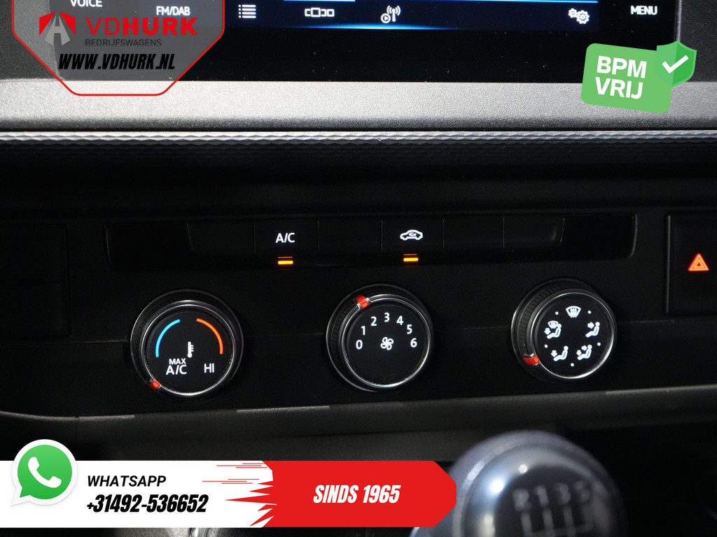 Volkswagen Transporter 2.0 TDI L2 BPM VRIJ! NL Auto/ Carplay/ Cruise/ Airco/ Navi/ PDC 19