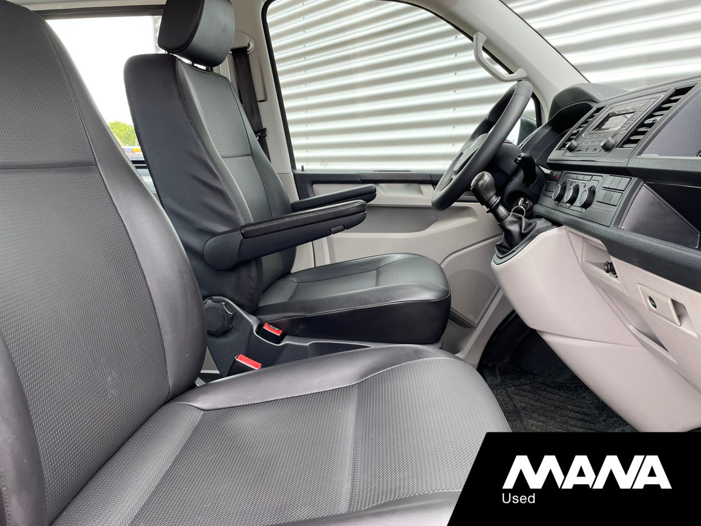 Volkswagen Transporter 2.0TDI L2H1 102PK DC Comfortline 5 Zits Airco Trekhaak 14