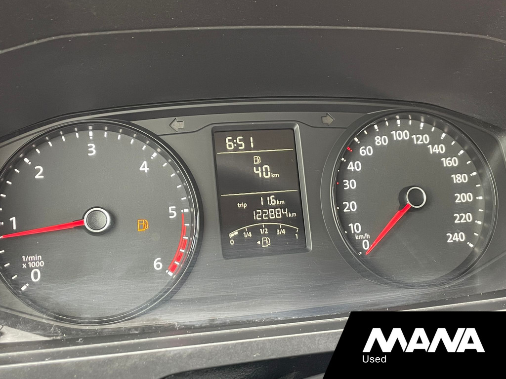 Volkswagen Transporter 2.0TDI L2H1 102PK DC Comfortline 5 Zits Airco Trekhaak 7