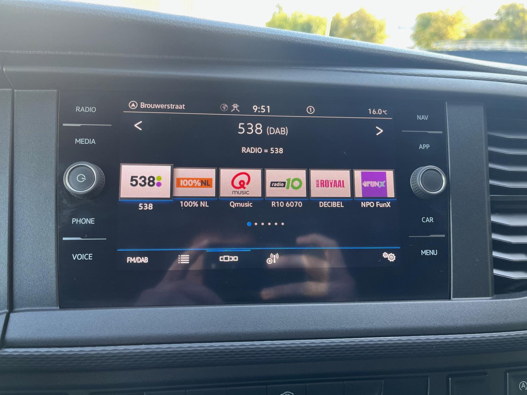 Volkswagen Transporter 2.0 TDI L2H1110PK / Trekhaak / Imperiaal / App connect / Navi / PDC 11